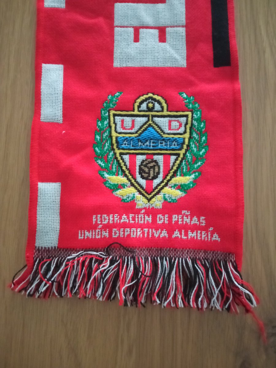 bufandafutstore's tweet photo. 🧣 Bufanda de la Federación de Peñas de la UD Almería (@U_D_Almeria). 

"El fútbol somo todos". https://t.co/BYgVZSRtkP