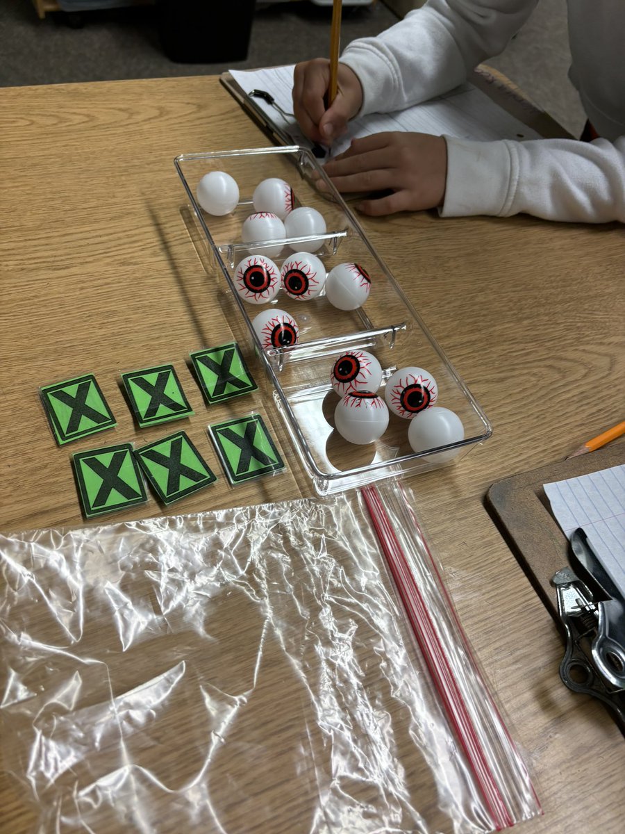 ReadTeaches's tweet image. Exploring division and fact families. @HumbleElemMath @HumbleISD_TE