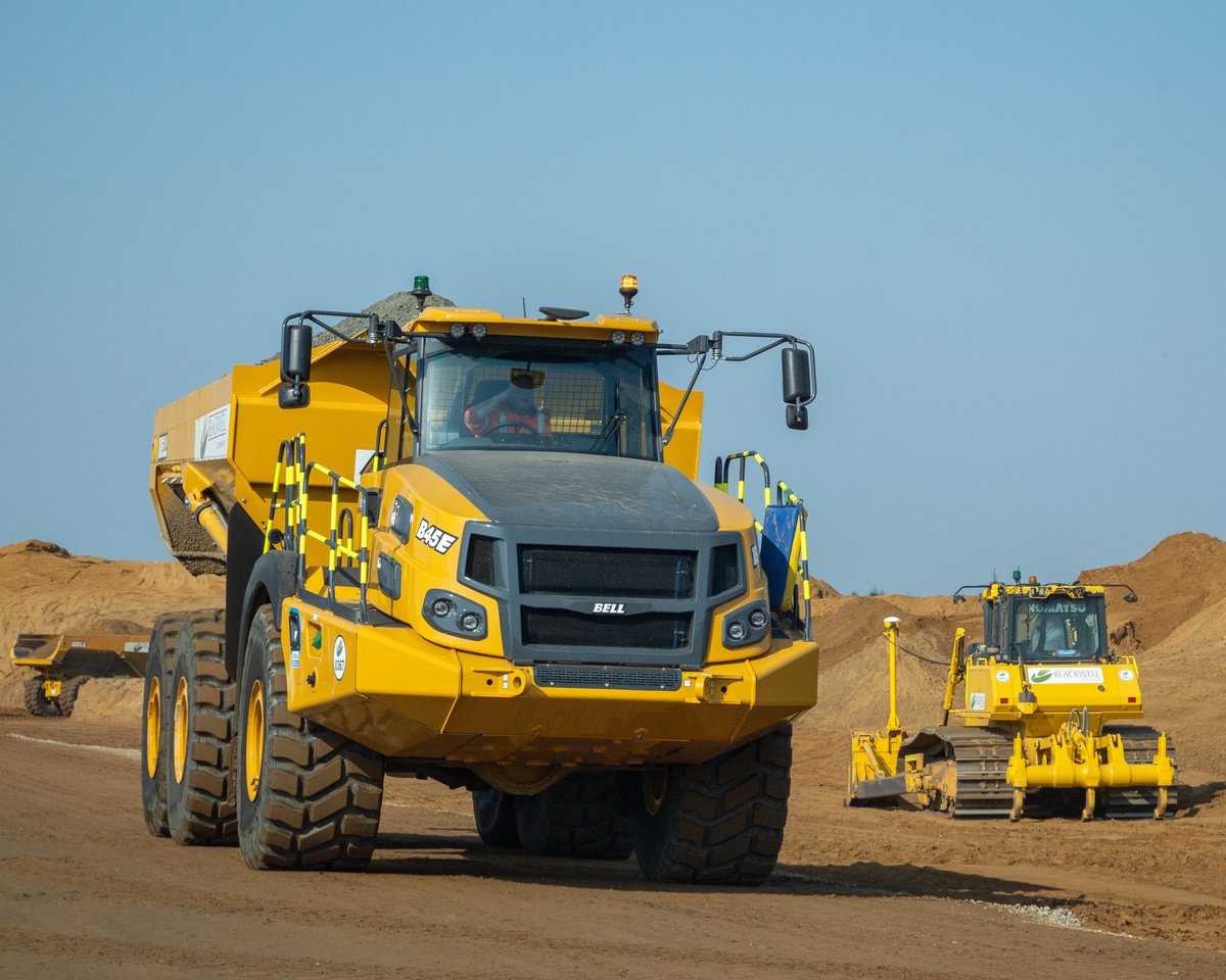 sizewellc's tweet image. Earthworks are progressing well on our site. We have now got a big 49 tonne digger on site to help us move earth more quickly.

Stay tuned for an in-depth site update👷

#SZCSiteWorks #SiteWorks #Construction