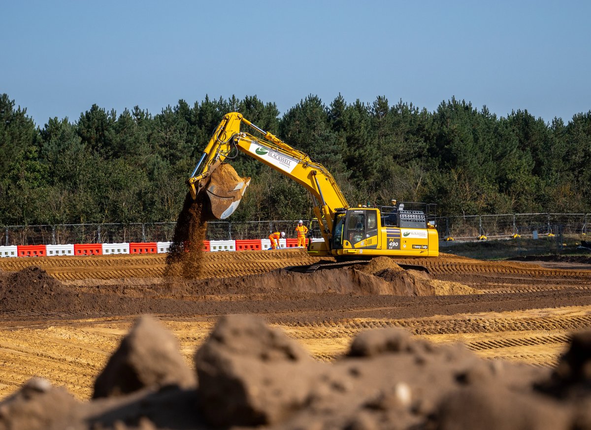 sizewellc's tweet image. Earthworks are progressing well on our site. We have now got a big 49 tonne digger on site to help us move earth more quickly.

Stay tuned for an in-depth site update👷

#SZCSiteWorks #SiteWorks #Construction