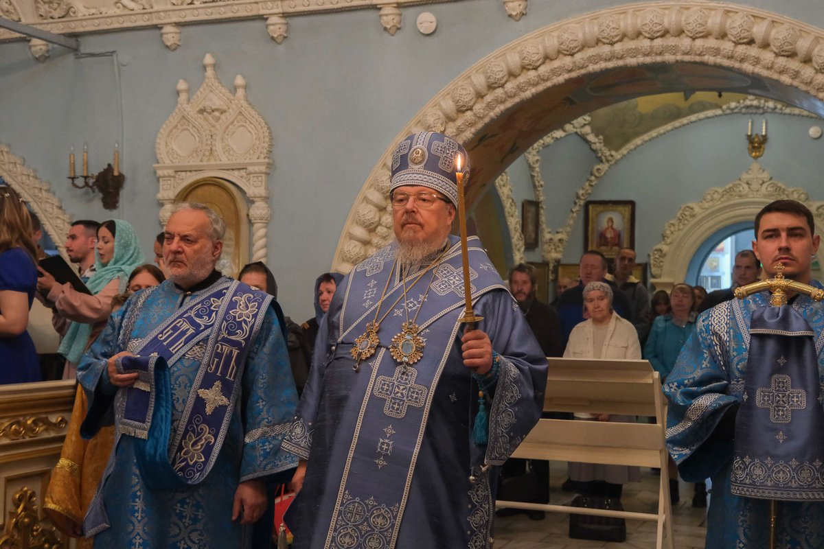 Владыка Пантелеимон совершил всенощное бдение в Покровском кафедральном соборе dlvr.it/TDTWlb