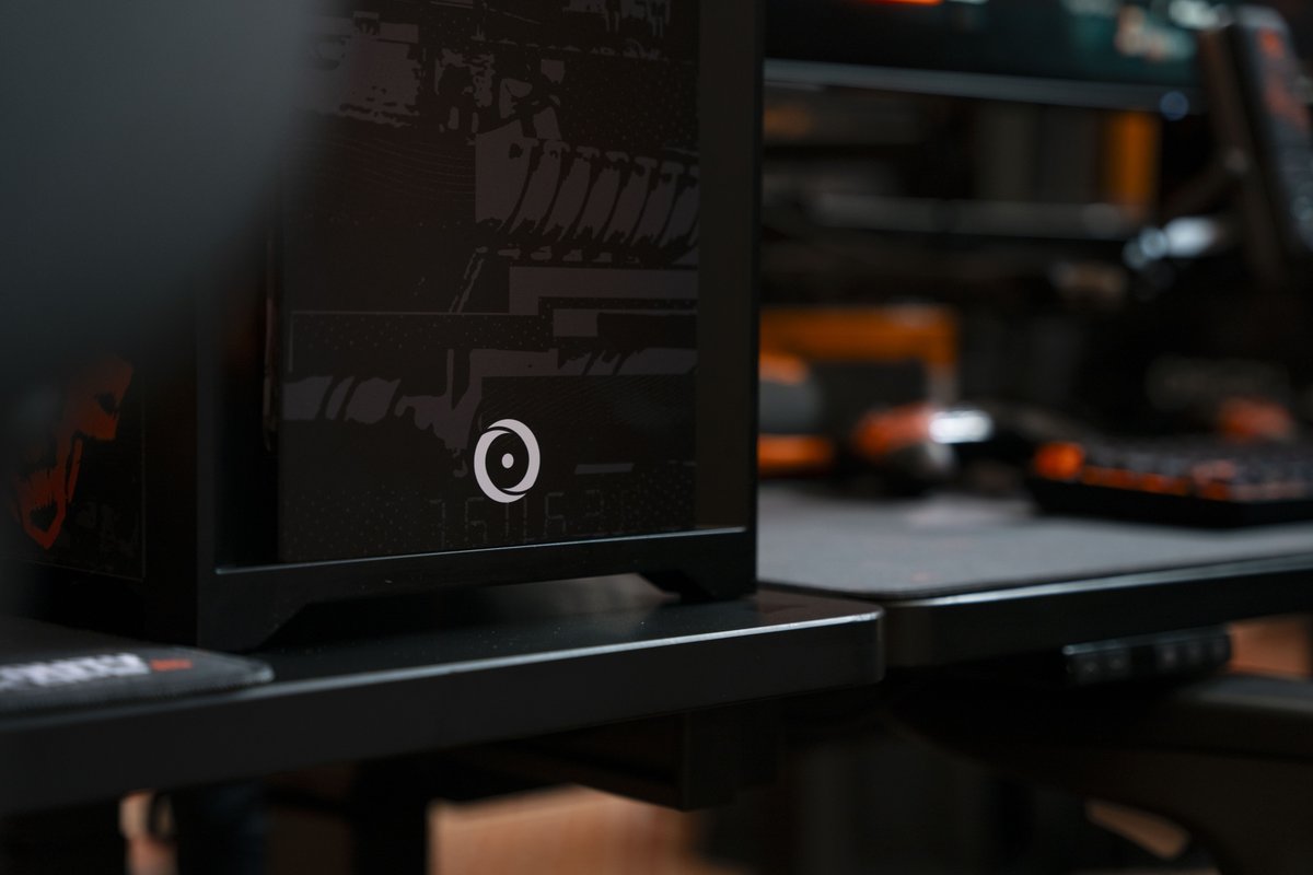 ORIGINPC's tweet image. Who&apos;s at TwitchCon? 👋 

Make sure to check out our booth where you can get a sneak peak at our #BlackOps6 collection and play some 2v2. 

Booth #3235, see you there! 

#originpc #originpcfamily #cod #twitchcon