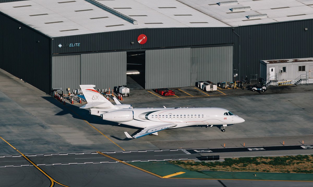 DassaultFalcon's tweet image. One of many happy landings for the new 5,500nm #Falcon6X. #VanNuys 🏴󠁵󠁳󠁣󠁡󠁿 📷 Karl Hab