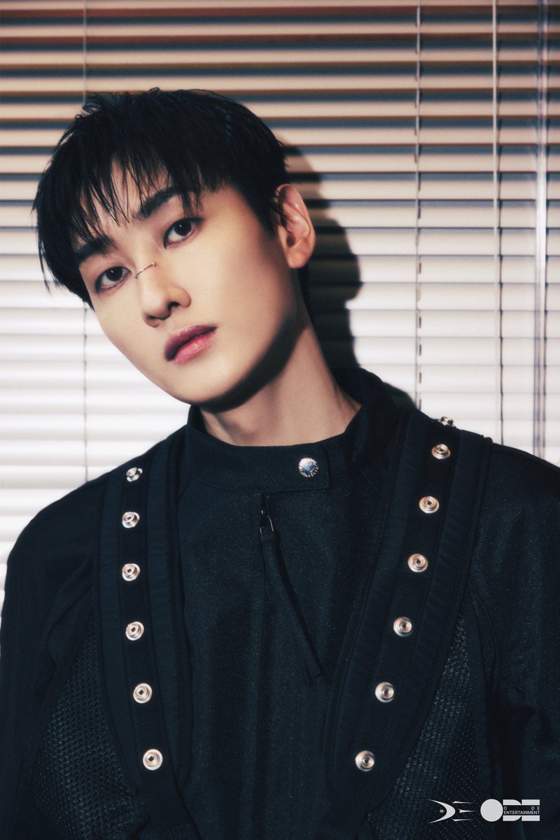 SJ_DnE_official's tweet image. SUPER JUNIOR-D&amp;amp;E 6th MINI ALBUM [INEVITABLE]
𝑪𝑶𝑵𝑪𝑬𝑷𝑻 𝑷𝑯𝑶𝑻𝑶 #3

2024. 09. 25 6PM (KST)
COMING SOON

#슈퍼주니어DnE #SuperJuniorDnE
#EUNHYUK #INEVITABLE