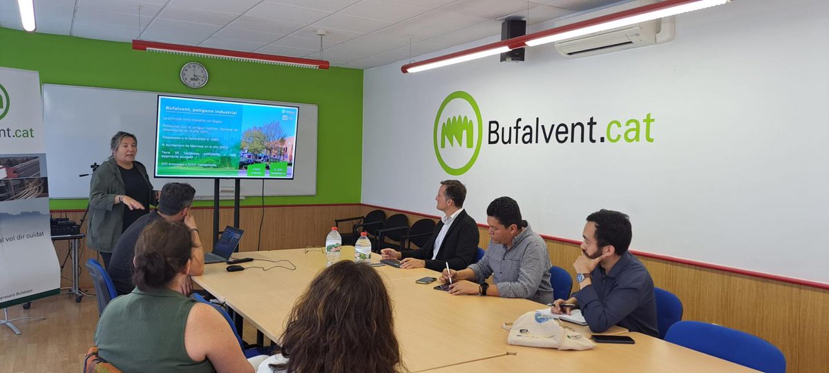 👥️ La directora ST d'<a href="/empresacat/">Empresa</a>, <a href="/3amanresa/">M. Teresa Clotet</a>, i el coordinador de la Regió del Coneixement #CatalunyaCentral, Xavier Gironès, han acompanyat un representant del Govern de Córdoba (Colòmbia) a conèixer iniciatives d'innovació transformativa fetes des de les nostres comarques.