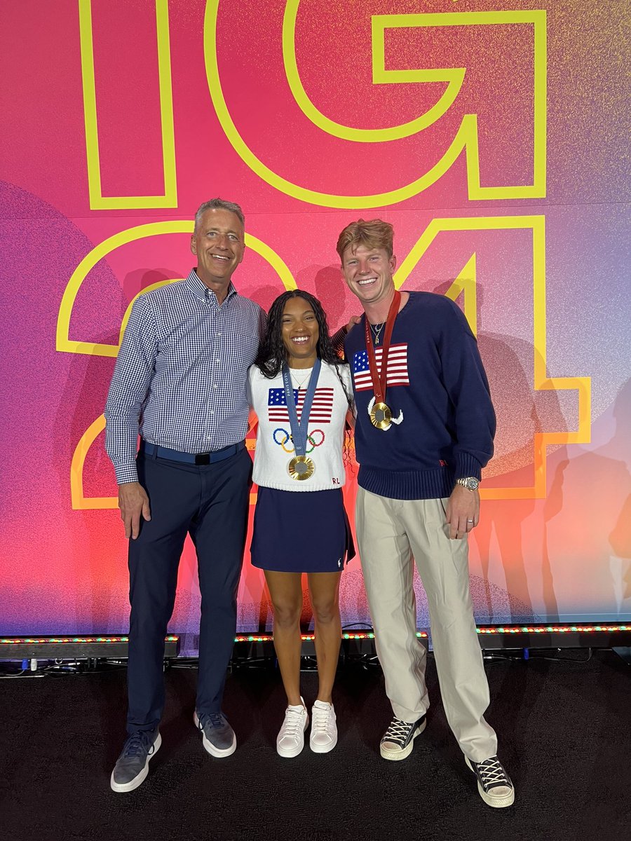 I met Tara and Hunter Woodhall - both of whom are gold medalists - at our Influence Greatness Breakthrough Awards Banquet! 
These two are inspiring!
