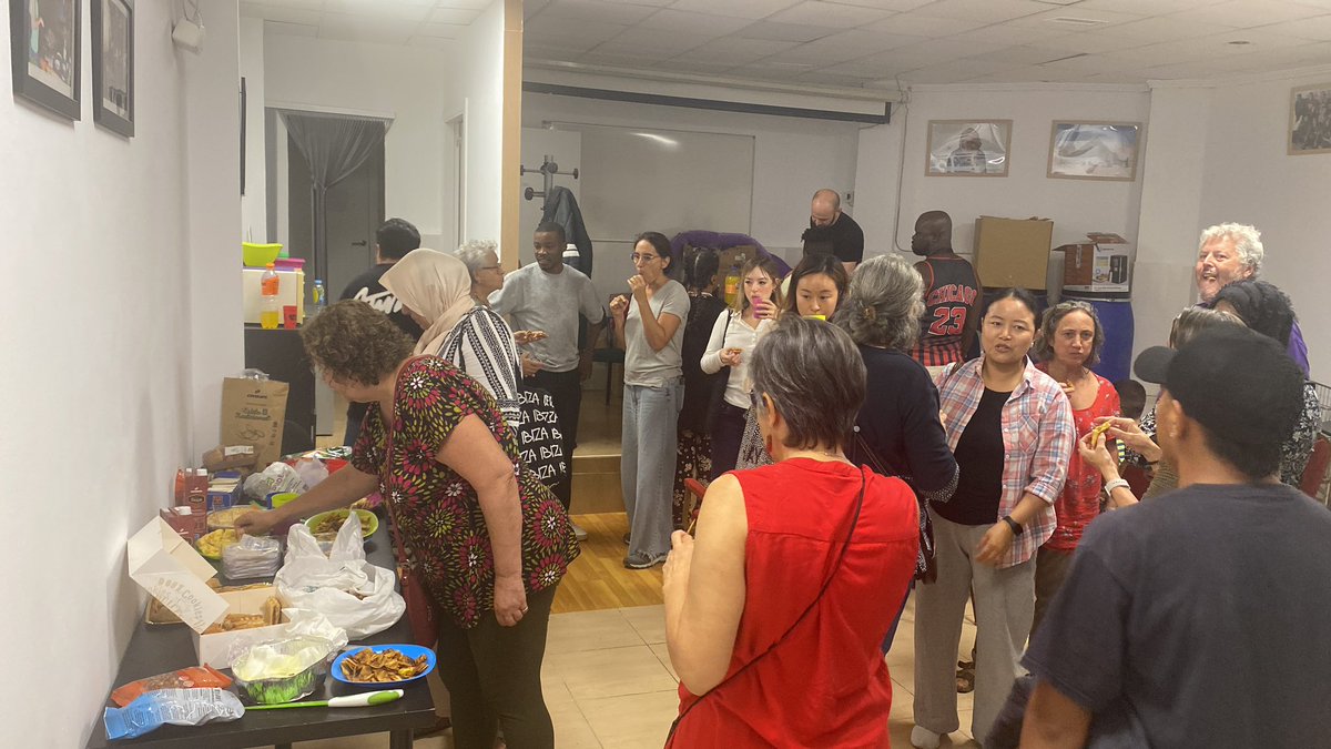 Bona festa de benvinguda de jarit del voluntariat, presentant els projectes i activitats!!!@GVAIgualtat <a href="/GVAeducacio/">GVA Educació</a> <a href="/platavol2/">Tierradenadie</a> <a href="/redespanolafal/">Red Española de la Fundación Anna Lindh</a>