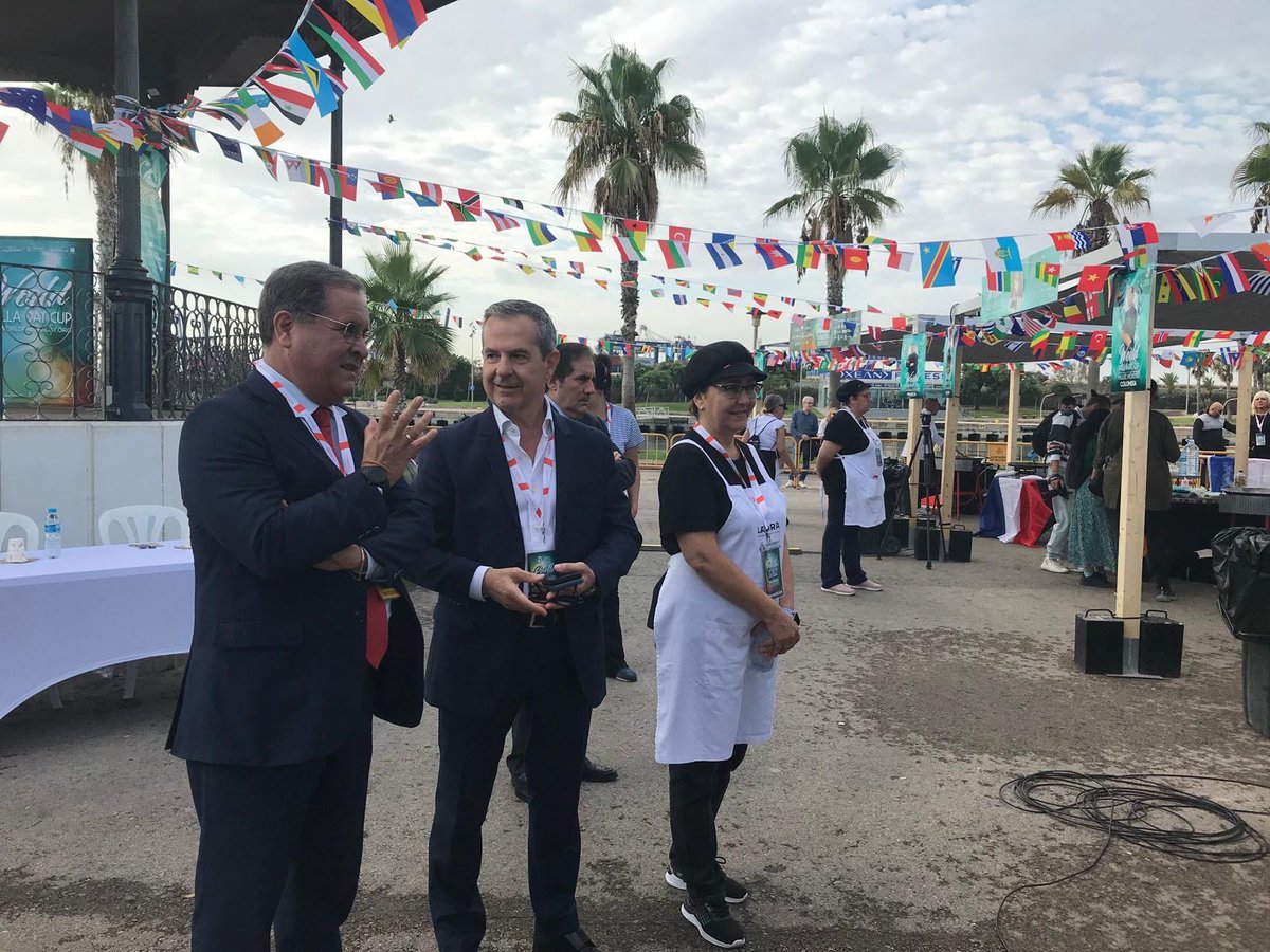 Perú en España tweet media