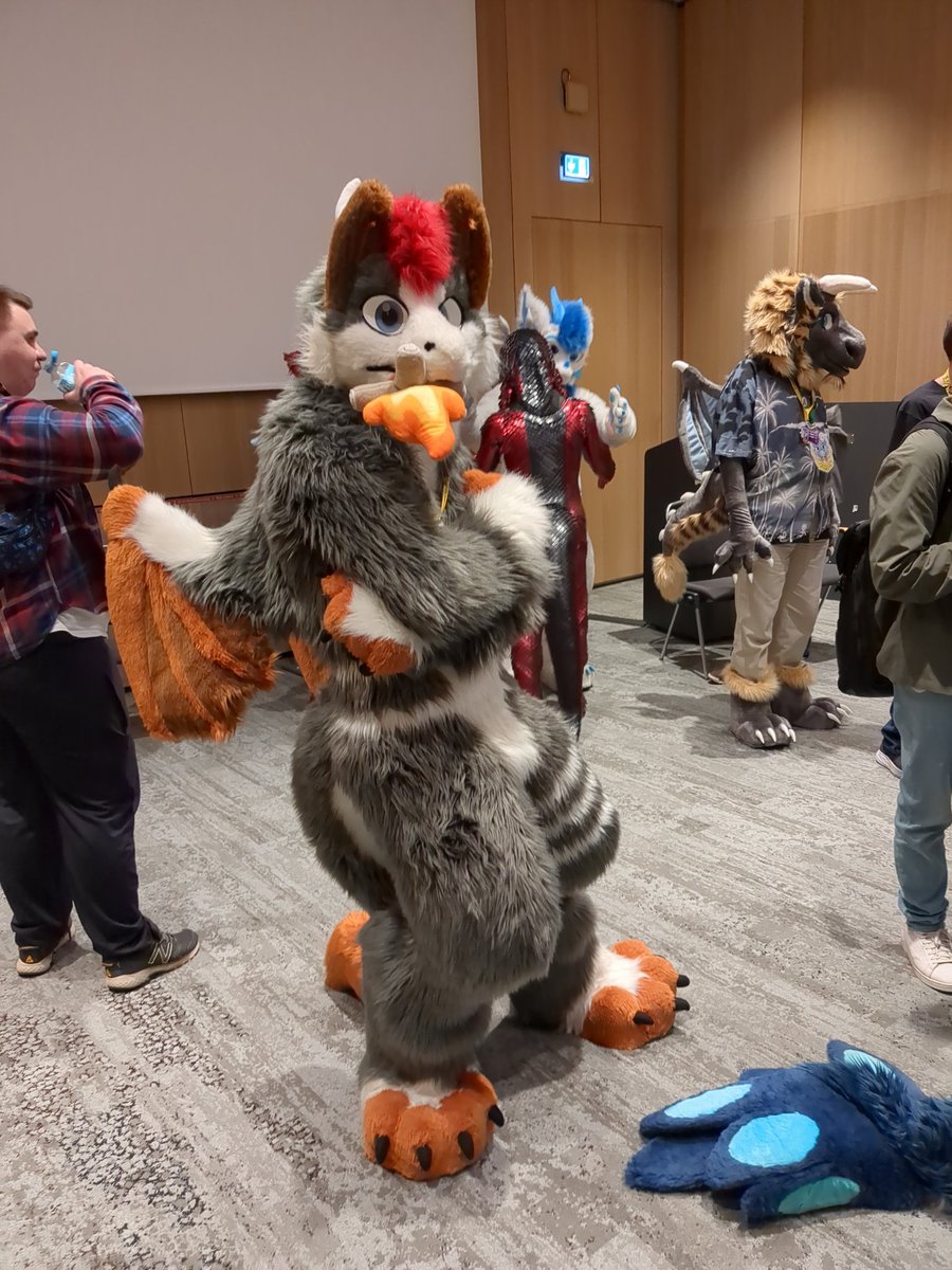 <a href="/GrayFluffyDerg/">Arqton</a> hot 🔥 horse and cool ❄️ dragon at EF28