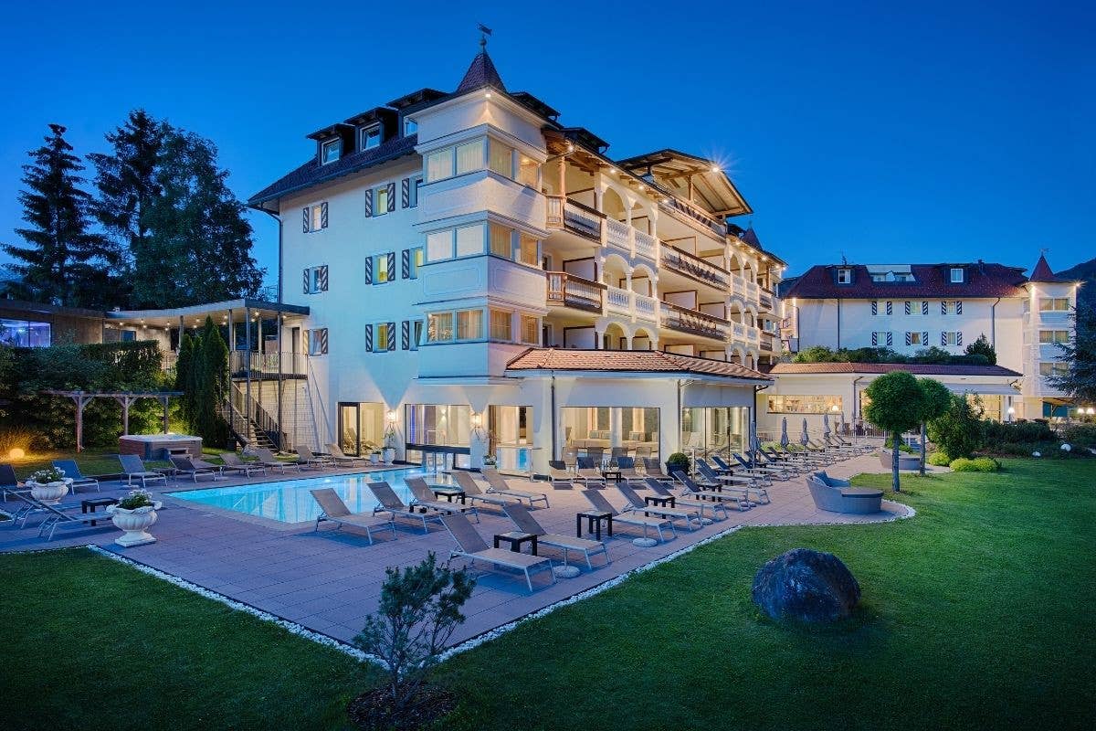 whotels_it's tweet photo. Das Majestic, hotel ai piedi del Plan de Corones per chi ama montagna e buona cucina https://t.co/ZQssoXfVAc https://t.co/mQPHnGFD85