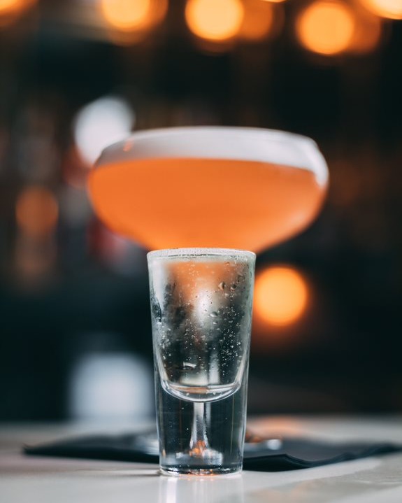 Can you guess the cocktails?

It's one of our most popular cocktails &amp; yes, it's included in our 2 for €15 cocktail every day up till midnight😆

Walk-ins are welcome all weekend long!

#capitollounge