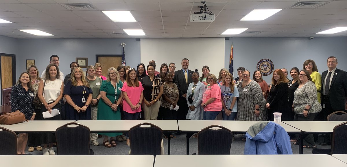 MissDeptEd's tweet photo. State Superintendent Dr. Lance Evans enjoyed meeting with members of the Mississippi Teacher Advisory Council in Gulfport this week. We appreciated hearing about their experiences in the classroom and their passion for the teaching profession!  #MSEdu #TeachMS https://t.co/p63o3bTz7E