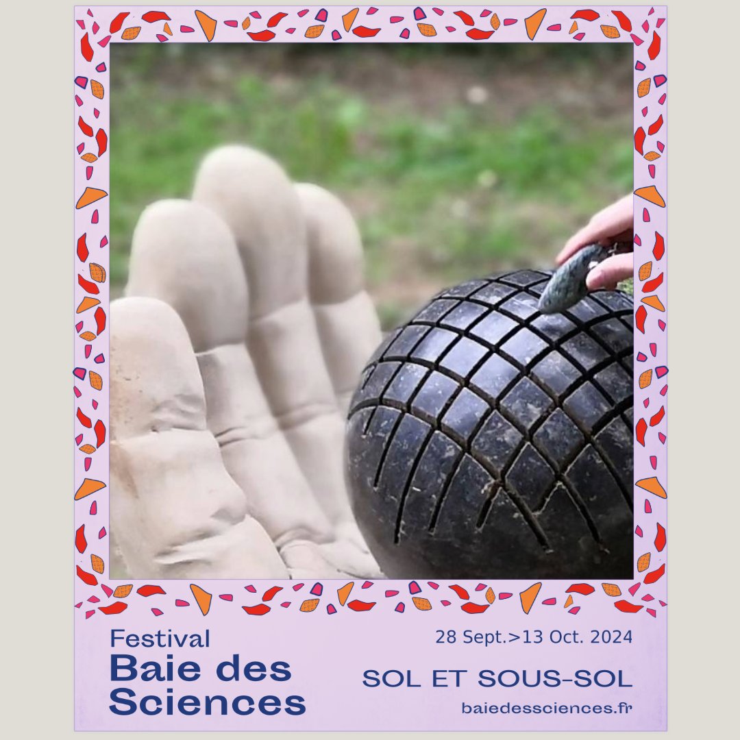 LTDSciences's tweet photo. 🔍 Le mystère continue ! 

⌚C'est l'heure de découvrir un nouvel indice pour notre objet mystère…

👉 Certains d'entre vous ont déjà deviné : il s'agit d'une boule dans une main.

Mais cette boule cache un secret ! 😮
💡 Saurez-vous deviner lequel ? 

@StBrieucAgglo https://t.co/3E8LEi05kB
