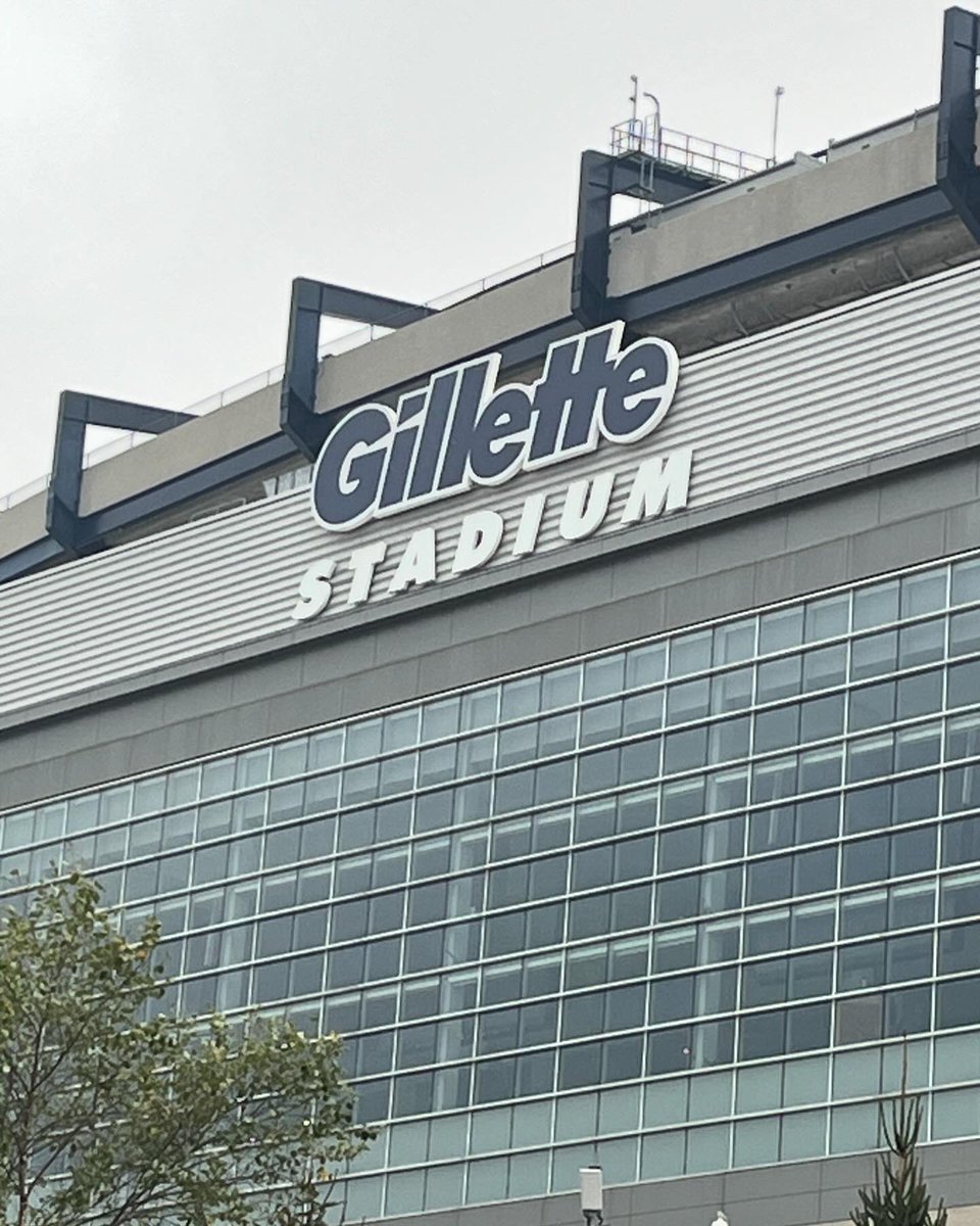 Fox3RI's tweet image. Looking forward to a great day of listening, learning, and networking with Peacemakers from a round New England. #streetworker We need to raise the level of investments in Community Violence Intervention in R.I.  #CVIsaveslives @AGNeronha Thank you UTEC for making this happen.