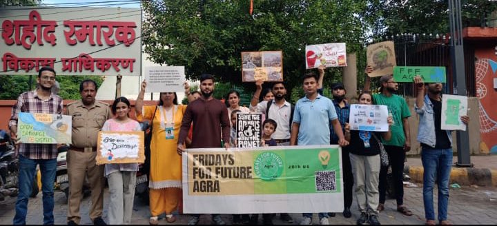 Fridays For Future India (@fffindia) on Twitter photo Global Climate Strike 🪧 #2024 #Agra #India #FridaysForFuture #GCS2024
Via <a href="/fffUttarPradesh/">Fridays For Future, Uttar Pradesh 🇮🇳</a> Global Climate Strike 🪧 #2024 #Agra #India #FridaysForFuture #GCS2024
Via <a href="/fffUttarPradesh/">Fridays For Future, Uttar Pradesh 🇮🇳</a>