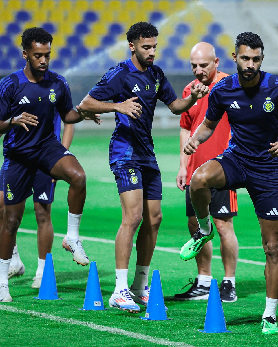 متجر نادي النصر tweet media