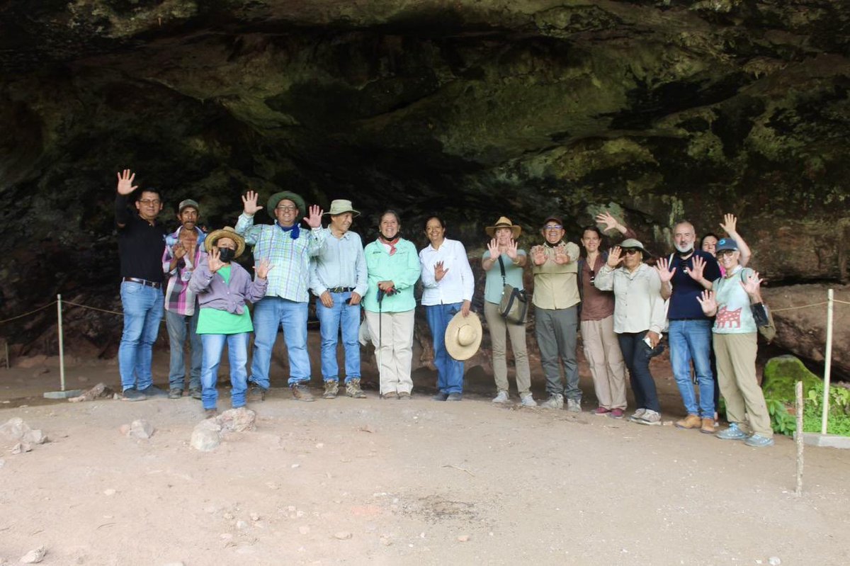 bioscuicatlan's tweet photo. ¡Arrancamos el proyecto eco turístico de la Ruta del Río Grande! #RBTC
Colaborando con expertos y bajo el liderazgo del gerente de la #FRBC @jjcarrascoa, Nelly Robles de @INAHmx y Norma Barbacci de @_chifa2019_ trabajamos en pro del desarrollo de nuestras comunidades en #Oaxaca. https://t.co/FGAgg5rTLQ