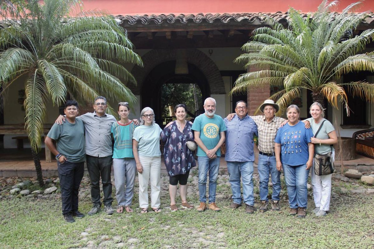 bioscuicatlan's tweet photo. ¡Arrancamos el proyecto eco turístico de la Ruta del Río Grande! #RBTC
Colaborando con expertos y bajo el liderazgo del gerente de la #FRBC @jjcarrascoa, Nelly Robles de @INAHmx y Norma Barbacci de @_chifa2019_ trabajamos en pro del desarrollo de nuestras comunidades en #Oaxaca. https://t.co/FGAgg5rTLQ