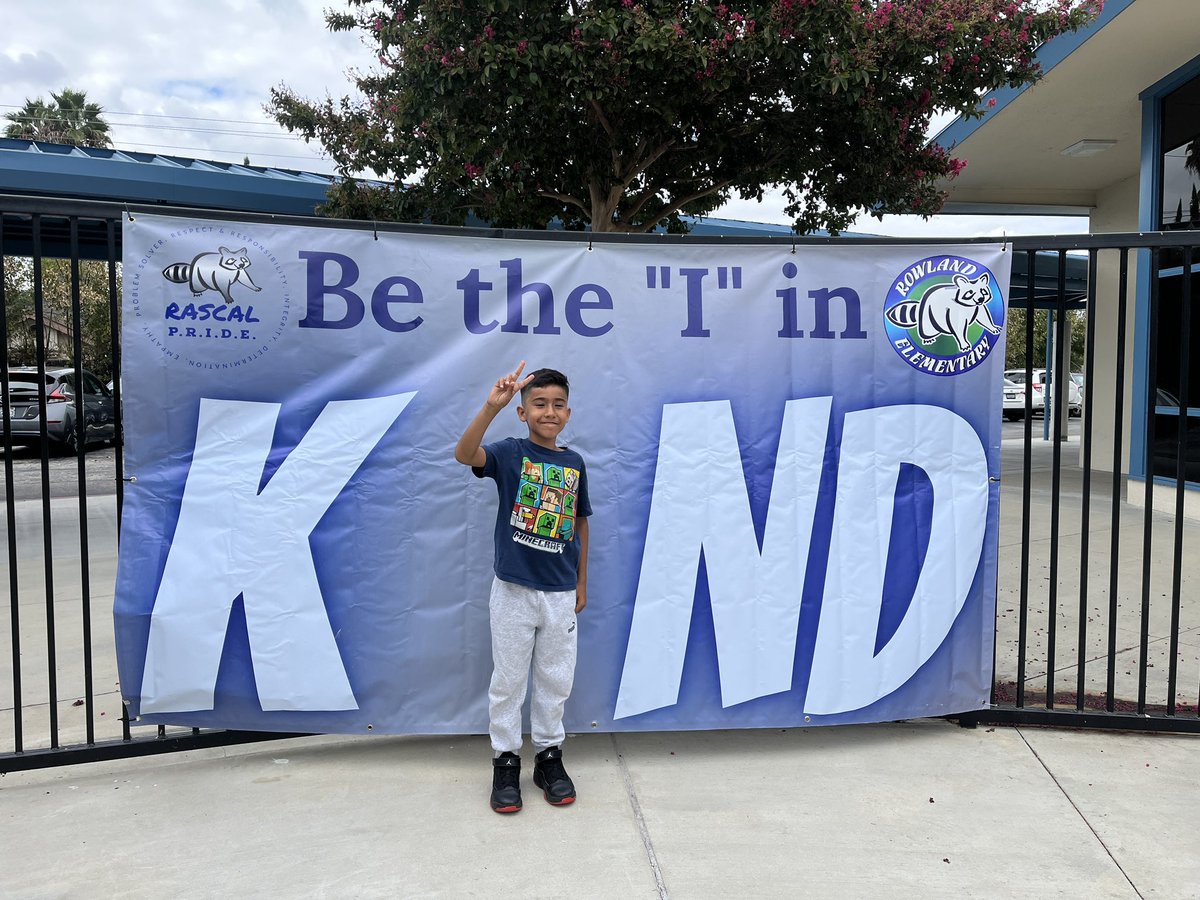 Be the “I” in KIND 💗 #StartWithHello  <a href="/sandyhook/">Sandy Hook Promise</a>