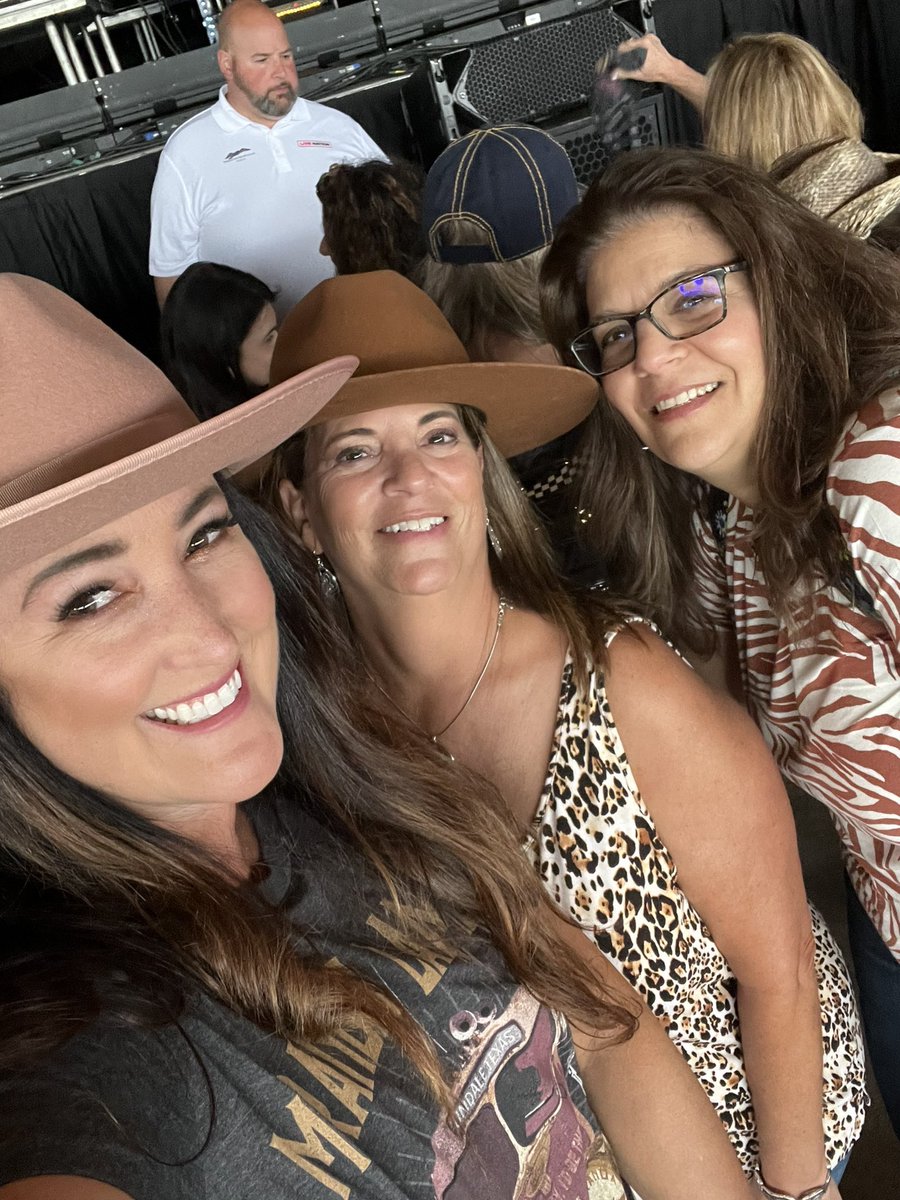 SouthernStyle317 tweet media