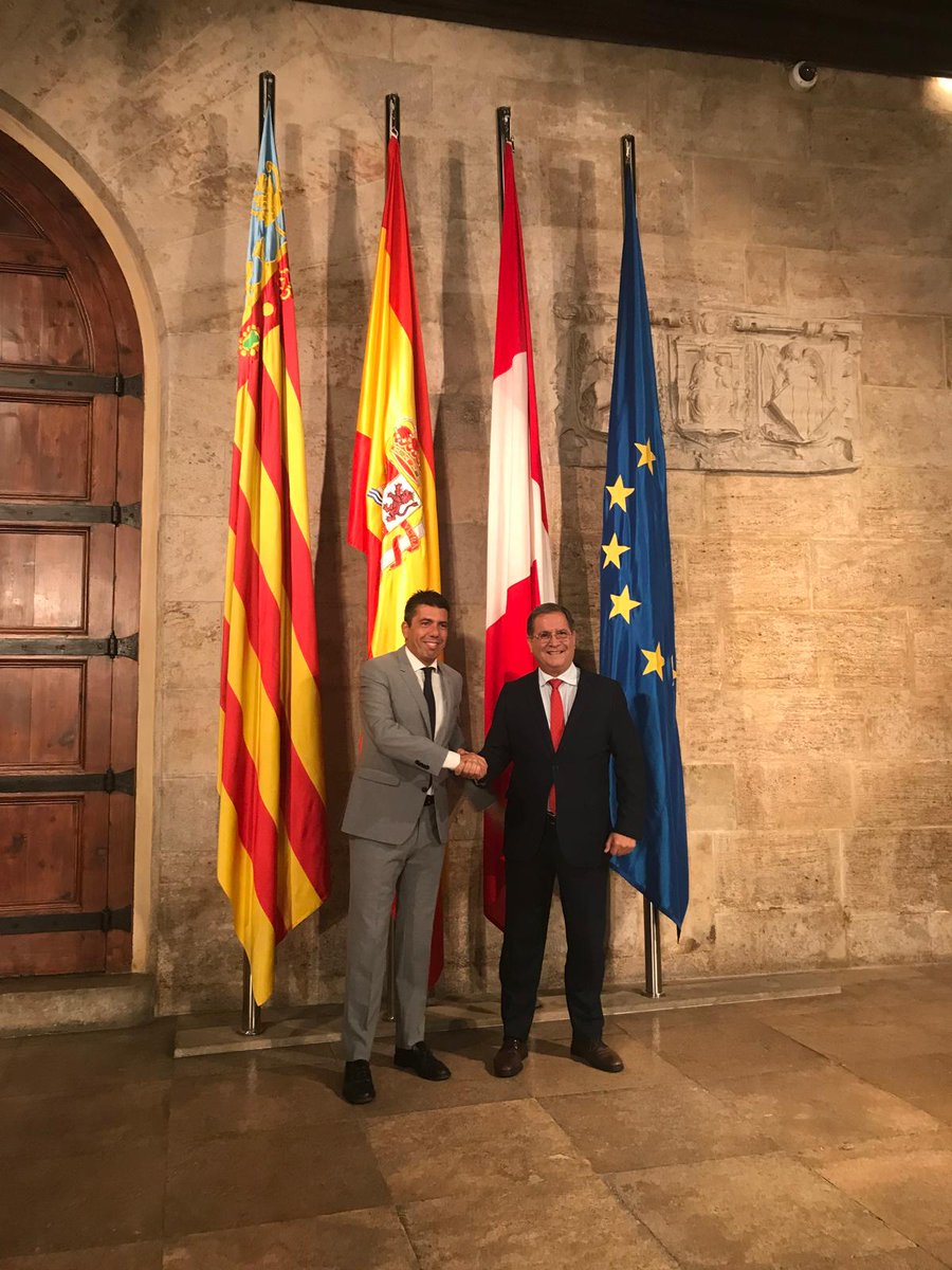 Perú en España tweet media