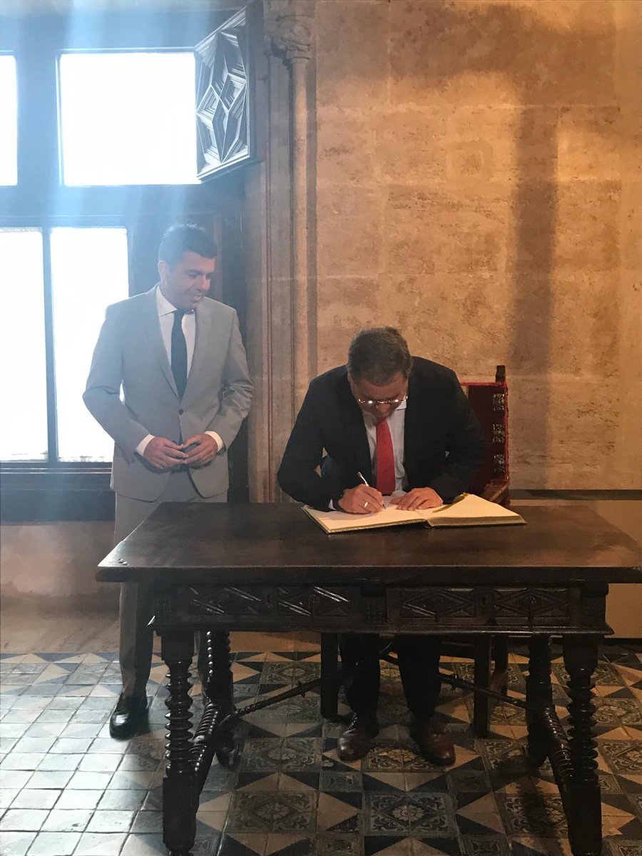 Perú en España tweet media