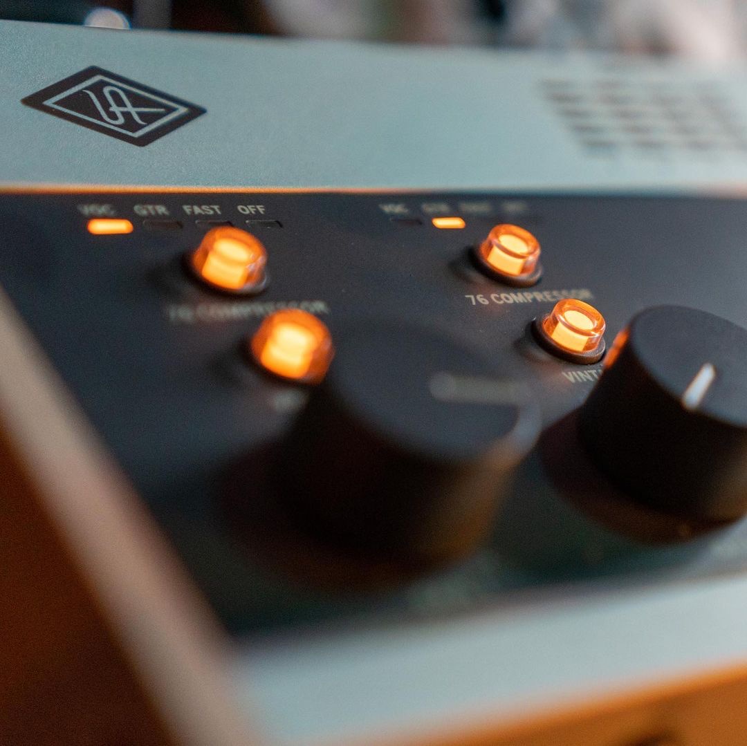 UAudio's tweet photo. Wake and create πΈποΈ
π· https://t.co/hYCat5npw3
#uavolt #universalaudio #uainterface #musicproducer #audioengineer https://t.co/ZBycPu8AQw