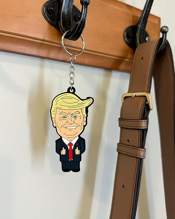 SunSparkToons's tweet image. Just found the perfect conversation starters for your keychain collection on Amazon! Whether you're team red or team blue, these Trump and Kamala keychains are sparking political debates one accessory at a time. 🗳️📷 #PoliticalMerch #TrumpKeychain #KamalaKeychain