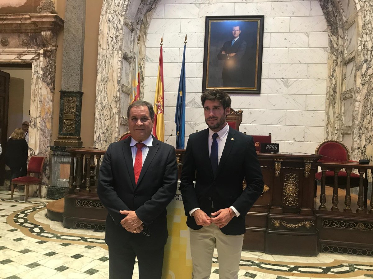 Perú en España tweet media