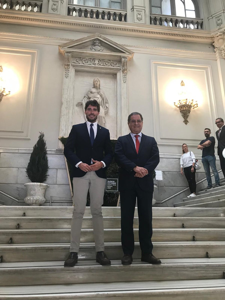 Perú en España tweet media