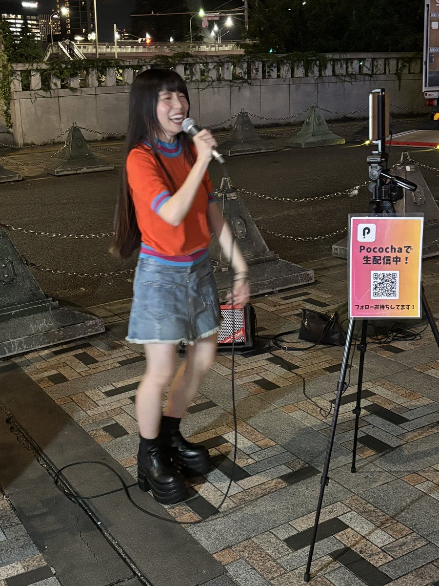 原宿駅での路上ライブ、ありがとうございました！！
スペシャルゲストはみのりんでした🦁
みのりんは日々一緒にレッスンに通ったりしている、良きライバルであり仲間🤝
今日も色んなドラマがあって楽しすぎたな〜りせエンヌさんとも会えて幸せでした✨
さあ、次は何処に行こうかしら！

#理星を探せ