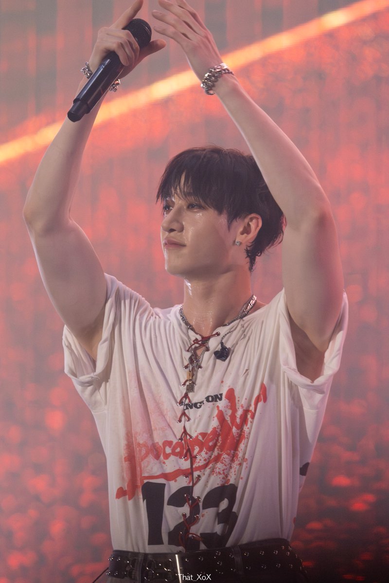 240824 <dominATE SEOUL〉

👏👏

#StrayKids #방찬 #BangChan