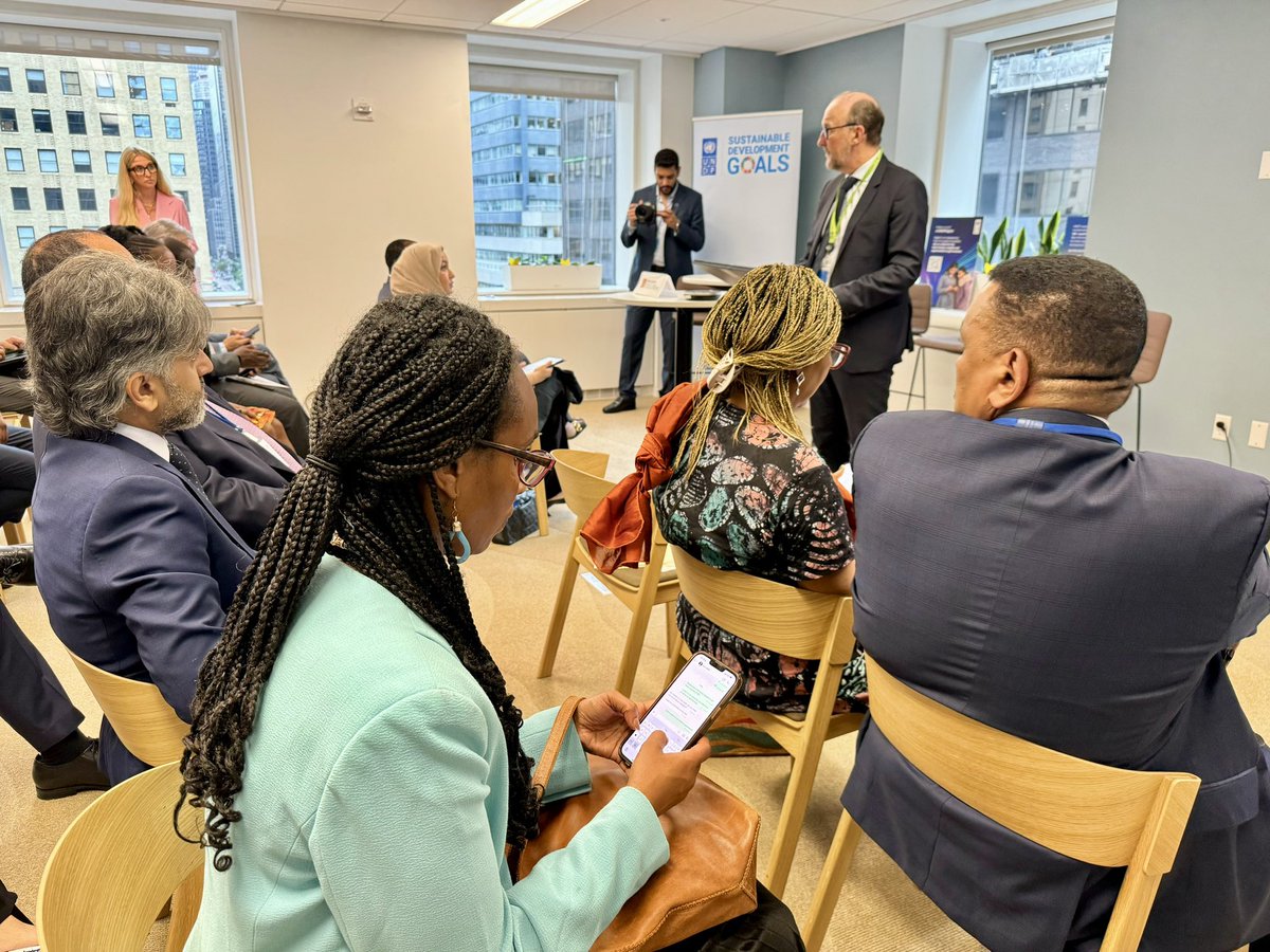 UNDP Africa (@undpafrica) on Twitter photo #Digital enabled helps us to scale faster & <a href="/UNDP/">UN Development</a> has embedded this in its dev works by investing in:
✅Digitally enabled programming
✅Inclusive digital ecosystems
✅Digitally competent workforce
🗣️<a href="/ahunnaeziakonwa/">Ahunna Eziakonwa</a> noted at #UNGA79 #DigitalTransformation event.
#DigitalAfrica #Digital enabled helps us to scale faster & <a href="/UNDP/">UN Development</a> has embedded this in its dev works by investing in:
✅Digitally enabled programming
✅Inclusive digital ecosystems
✅Digitally competent workforce
🗣️<a href="/ahunnaeziakonwa/">Ahunna Eziakonwa</a> noted at #UNGA79 #DigitalTransformation event.
#DigitalAfrica