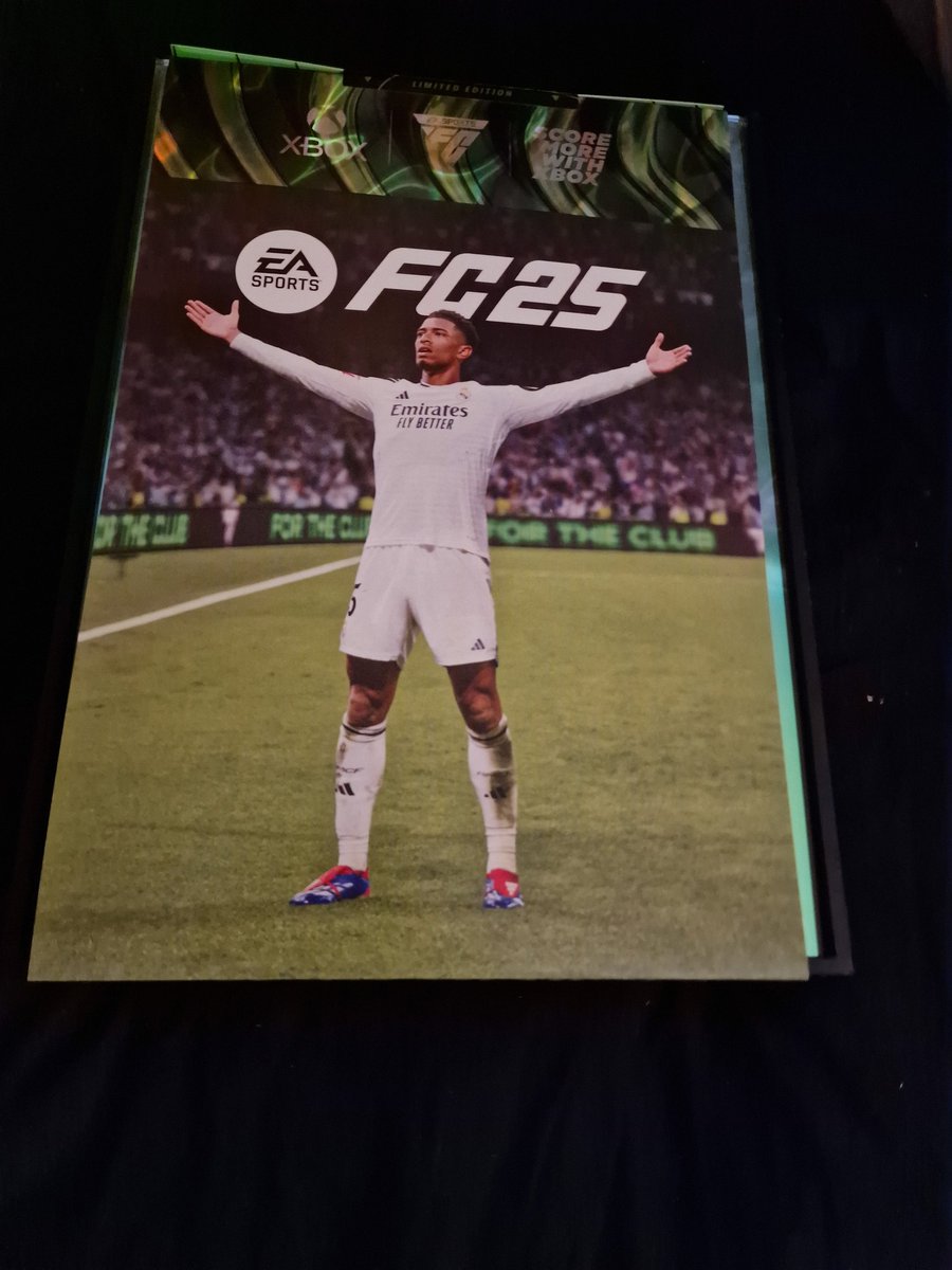 Look at this insane package from <a href="/xboxuk/">Xbox UK</a> what a kit aswell <a href="/FRESHEGOKID/">Fresh Ego Kid</a> 
Thank you this is amazing!!
#ScoreMoreWithXbox