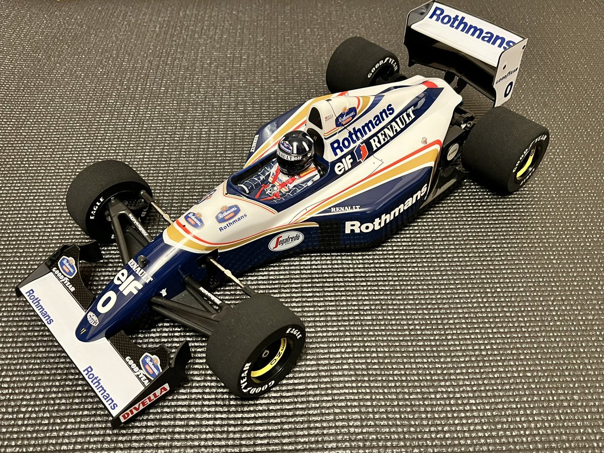melo15_ou's tweet image. Williams RENAULT FW16 完成
ZENさんのJ191ボディに、チェンジインダクションポッドでFW16風に。
ディティール自体がだいぶ違っているので完全再現とはいかないが、独自の解釈やアレンジを施し雰囲気重視で製作。
#F103 #FW16 #ZEN