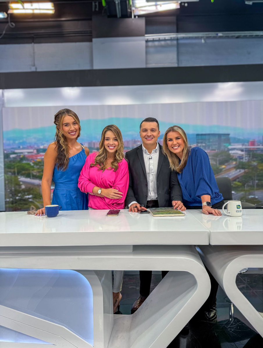cboterom's tweet photo. Por esta semana nos despedimos!! Gracias a los que comparten cada mañana con nosotros 💚
Consejo de redacción de @Teleantioquia 
@sebastian_pal @CLAUDIACANO07 https://t.co/Z4nhROL7X9