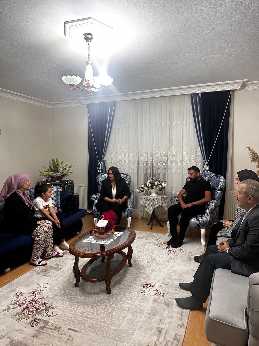 jsarieroglu's tweet photo. Akyurt İlçe Kadın Kolları Başkanımız Mukadder hanıma ve eşine İlçe Başkanımız Sayın Murat Yıldırım ve  Belediye Başkanımız Sayın Hilal Ayık ile birlikte taziye ziyaretinde bulunarak geçmiş olsun dileklerimizi ilettik.

Rabbim başkanımıza, eşine ve ailesine güç ve sabır versin. Tüm geçmişlerimize Allah rahmet eylesin, mekanları cennet olsun.