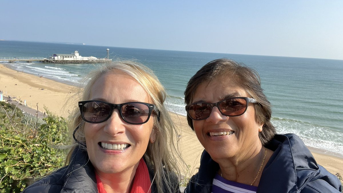 A delicious lunch with a great friend on a beautiful sunny day…what else do you need?😀
Happy Friday everyone.