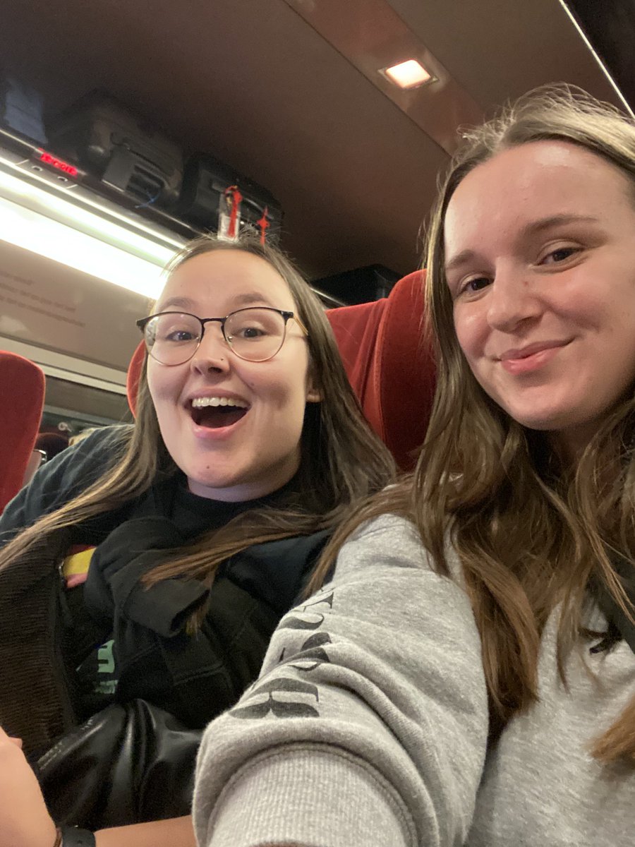 tam’s locket 🦋 tweet media