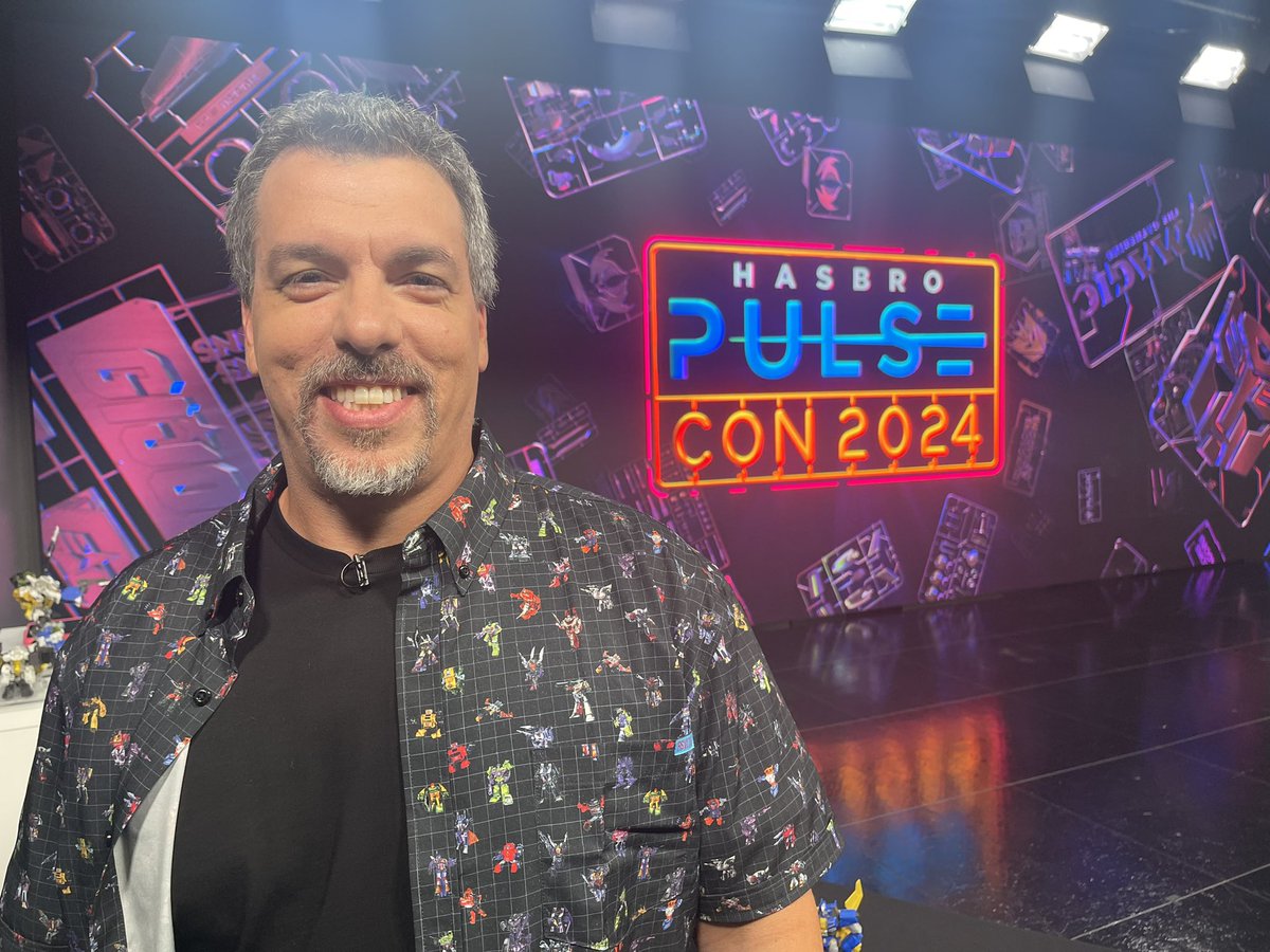 marcelomatere's tweet image. One week ok this amazing day! Time flies!  Thanks everyone who helped this happen. Every fans matter! Watching #TransformersOne with my kids again to celebrate! Till all are one! #Transformers #pulsecon #hasbro