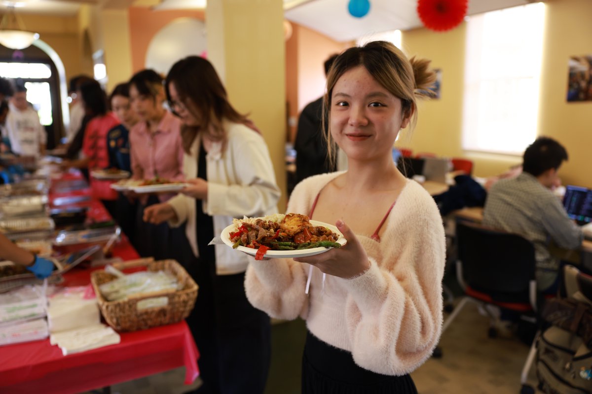 CMU-SV students enjoyed several events celebrating the Mid-Autumn Festival this week!