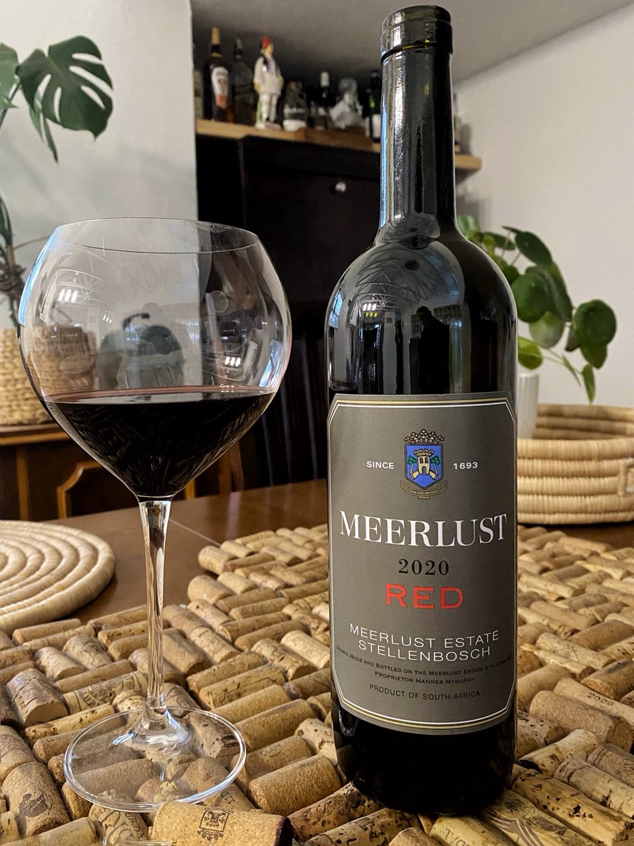 Cheers to the weekend. My second favourite! My numero uno is still Rubicon (although sometimes I can't tell the difference with the Red). I only drink wine occasionally, but when I do, ⁦<a href="/MeerlustWine/">MEERLUST WINE ESTATE</a>⁩ is my fave 🍷