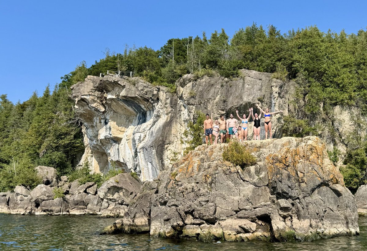Celebrating superstar technician Sophie Piffard’s last day in the lab with an outing on the lake! ✅ Paper published ✅ Trained new students ✅ Started ⁦UVM⁩ MPH/ Global Health Leadership graduate program.  pubmed.ncbi.nlm.nih.gov/39194254/ ⁦<a href="/UVMHeartBrain/">UVMHeartBrain</a>⁩