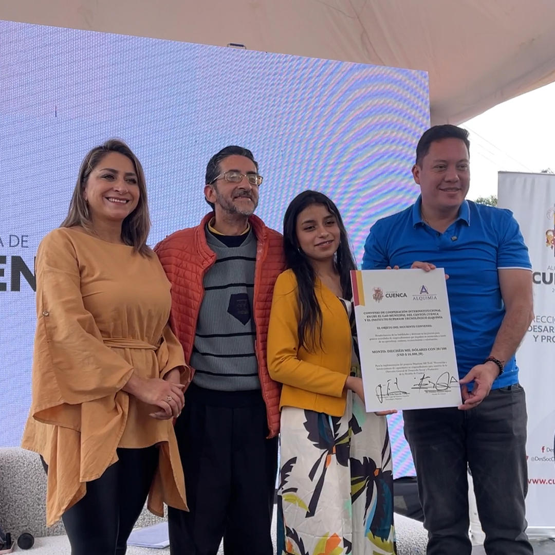 AlquimiaInstit1's tweet photo. #conveniointerinstitucional ✅️ El Instituto Alquimia firmó un convenio de colaboración con el Municipio Cuenca  🤝, fortaleciendo así el trabajo conjunto con Desarrollo Social Cuenca,  Casa de la Juventud - Cuenca, Escuela Taller y Casa del Obrero  . https://t.co/NnV8ZswSmG