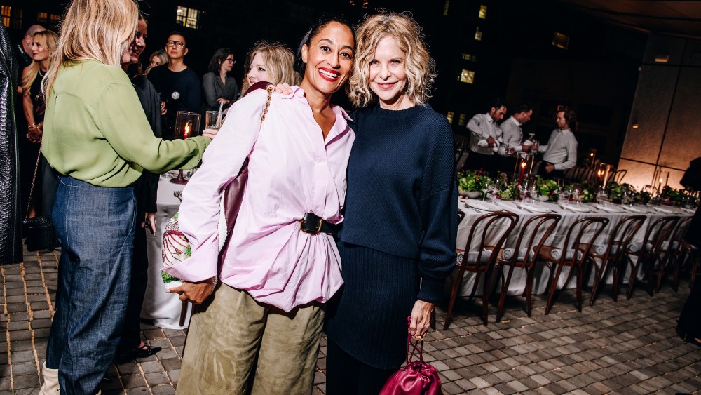 suzannecru's tweet photo. Greta Lee, Meg Ryan Attend Al Fresco Saks and Loewe Dinner at Pace Gallery https://t.co/C8Nw5huMxU https://t.co/MaO0uSivLl