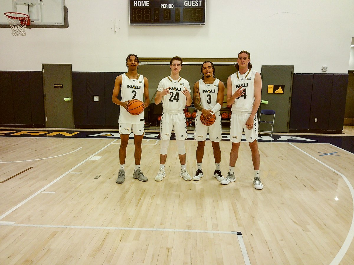 Media day bts from the eyes of the guys 🔥📹📸

#RaiseTheFlag | #BigSkyMBB