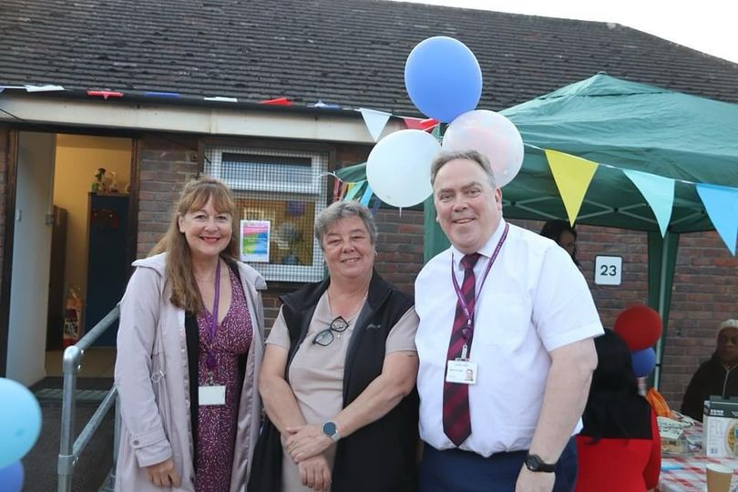 Jason Perry - Executive Mayor of Croydon (@jasonforcroydon) on Twitter photo Delighted to be at the opening of the Tamworth Estate Community Hub, a resident-led space offering vital resources, support, & places to meet. With laptops for job searches, a community kitchen donated by <a href="/WatesGroup/">Wates Group</a> & K&T Heating; this hub is all about empowering the community Delighted to be at the opening of the Tamworth Estate Community Hub, a resident-led space offering vital resources, support, & places to meet. With laptops for job searches, a community kitchen donated by <a href="/WatesGroup/">Wates Group</a> & K&T Heating; this hub is all about empowering the community