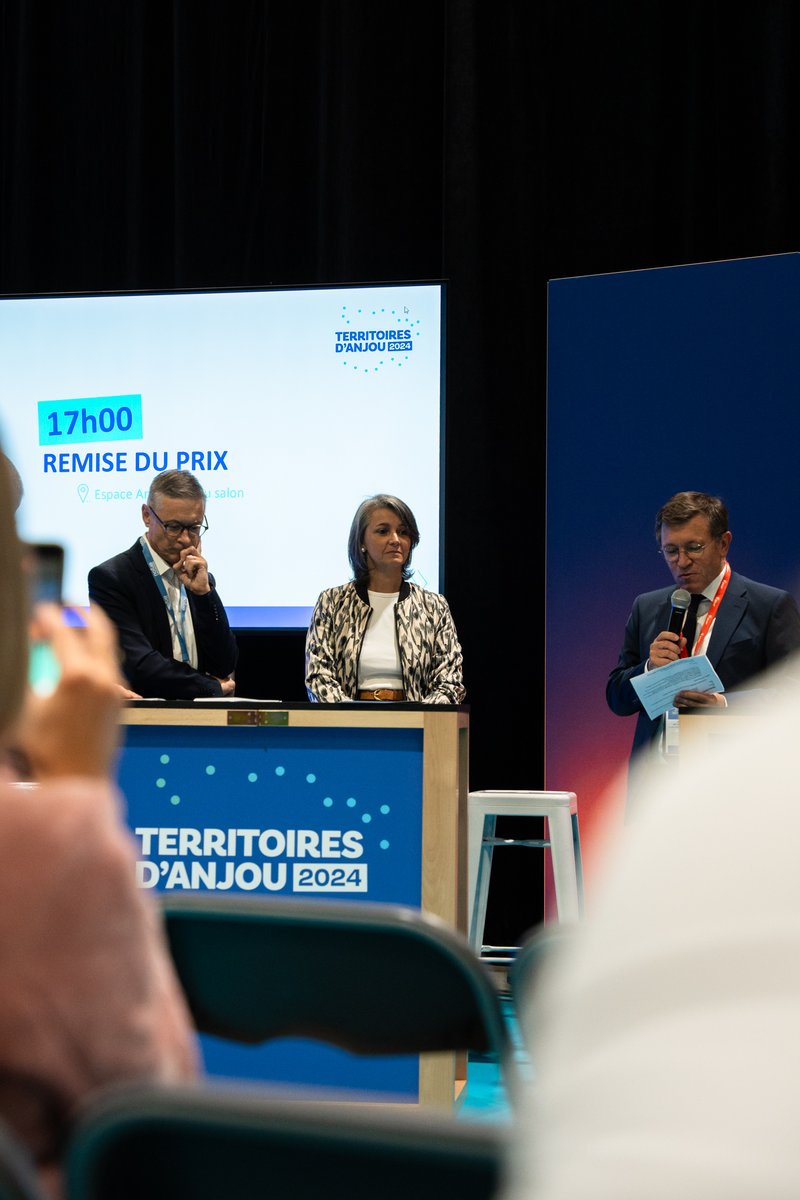 🎉 Clap de fin pour #TerritoiresAnjou2024 ! Une journée riche en échanges qui se termine avec la remise du Prix "Coup de Coeur des partenaires du village des Associations" 🏆 👏  

Merci à tous pour votre participation !  #Collectivités #Élus <a href="/Riva_com/">RIVACOM</a>