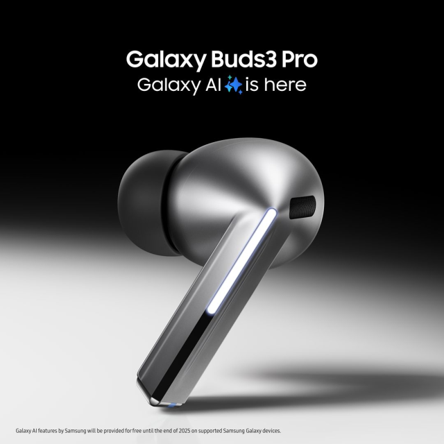 Get seamless sound for every workspace with #GalaxyBuds3Pro. 🔊 Adaptive Active Noise Cancellation optimizes audio in any setting, keeping your employees connected and productive. Discover more: smsng.us/Buds3ProforBiz #GalaxyforBusiness bit.ly/3MZn2EZ