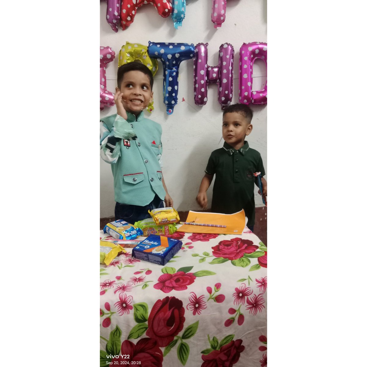 abhayappu_yadav's tweet photo. #Birthdaycelebration #5yearold #tappu #atharv 🥳🎉🎇🎂 https://t.co/rKqNVBYizg